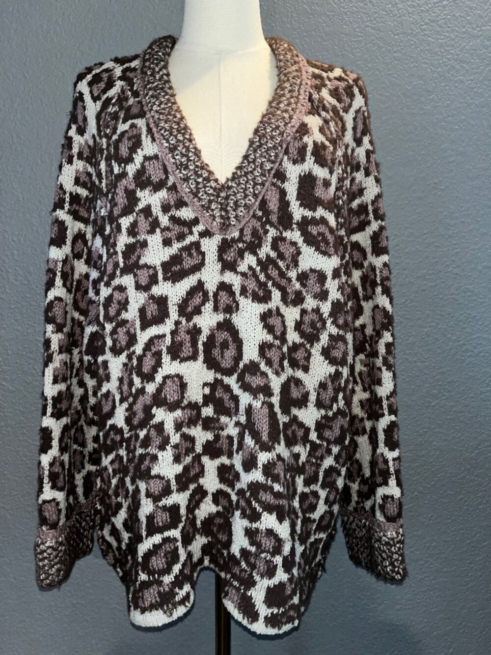 FREE PEOPLE Grey Antler Little Animal OVERSIZED Leopard V-Neck Slouchy Sweater